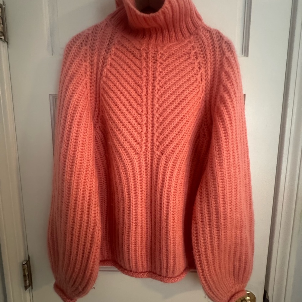 STINE GOYA size M Pink Turtleneck Sweater